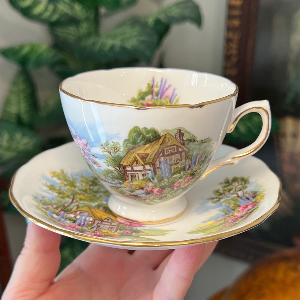 VTG Royal Vale Made in England Cottage Scene Bone China Teacup and Saucer Set